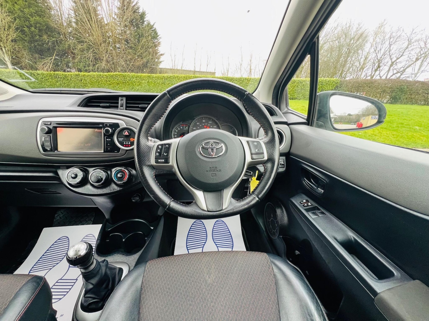 Used Toyota Yaris 2012 for sale - 77637629: Photo 42