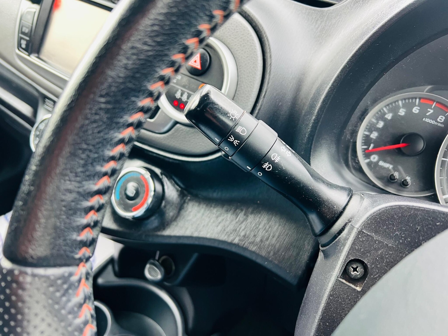 Used Toyota Yaris 2012 for sale - 77637629: Photo 44