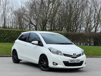 Used Toyota Yaris 2012 for sale - 77637629: Photo