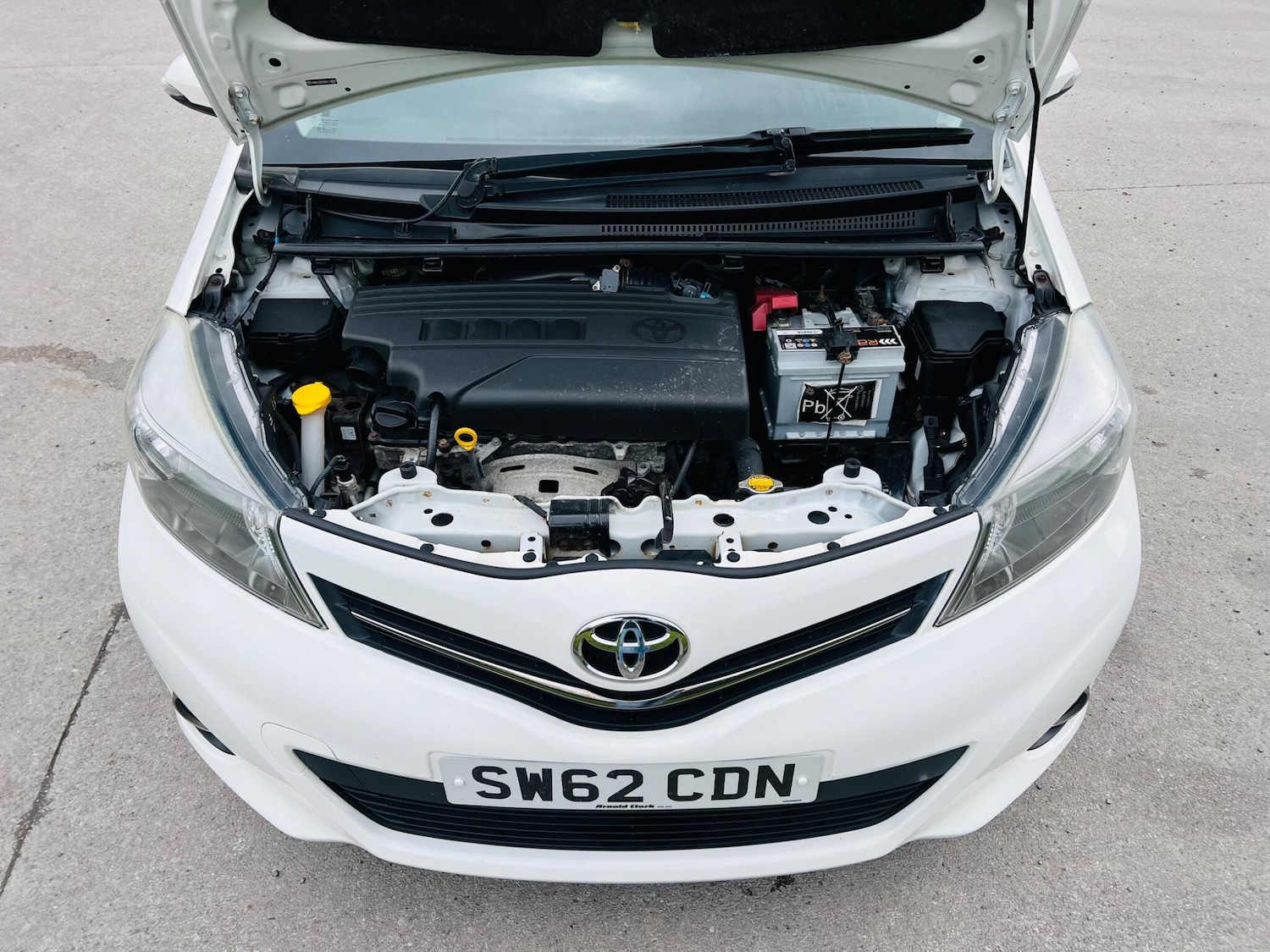 Used Toyota Yaris 2012 for sale - 77637629: Photo 50