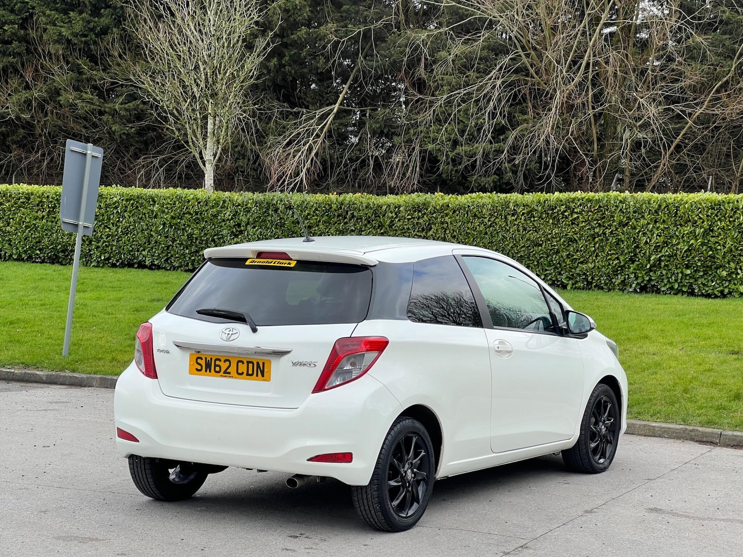 Used Toyota Yaris 2012 for sale - 77637629: Photo 6