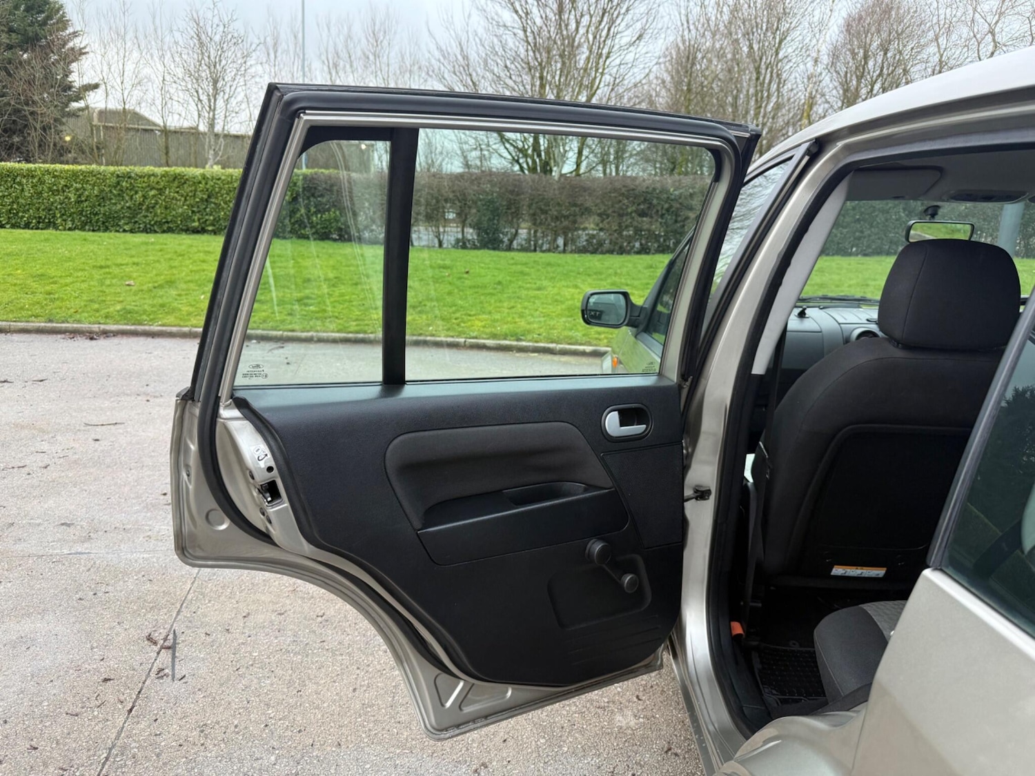 Used Ford Fusion 2004 for sale - 77575144: Photo 27