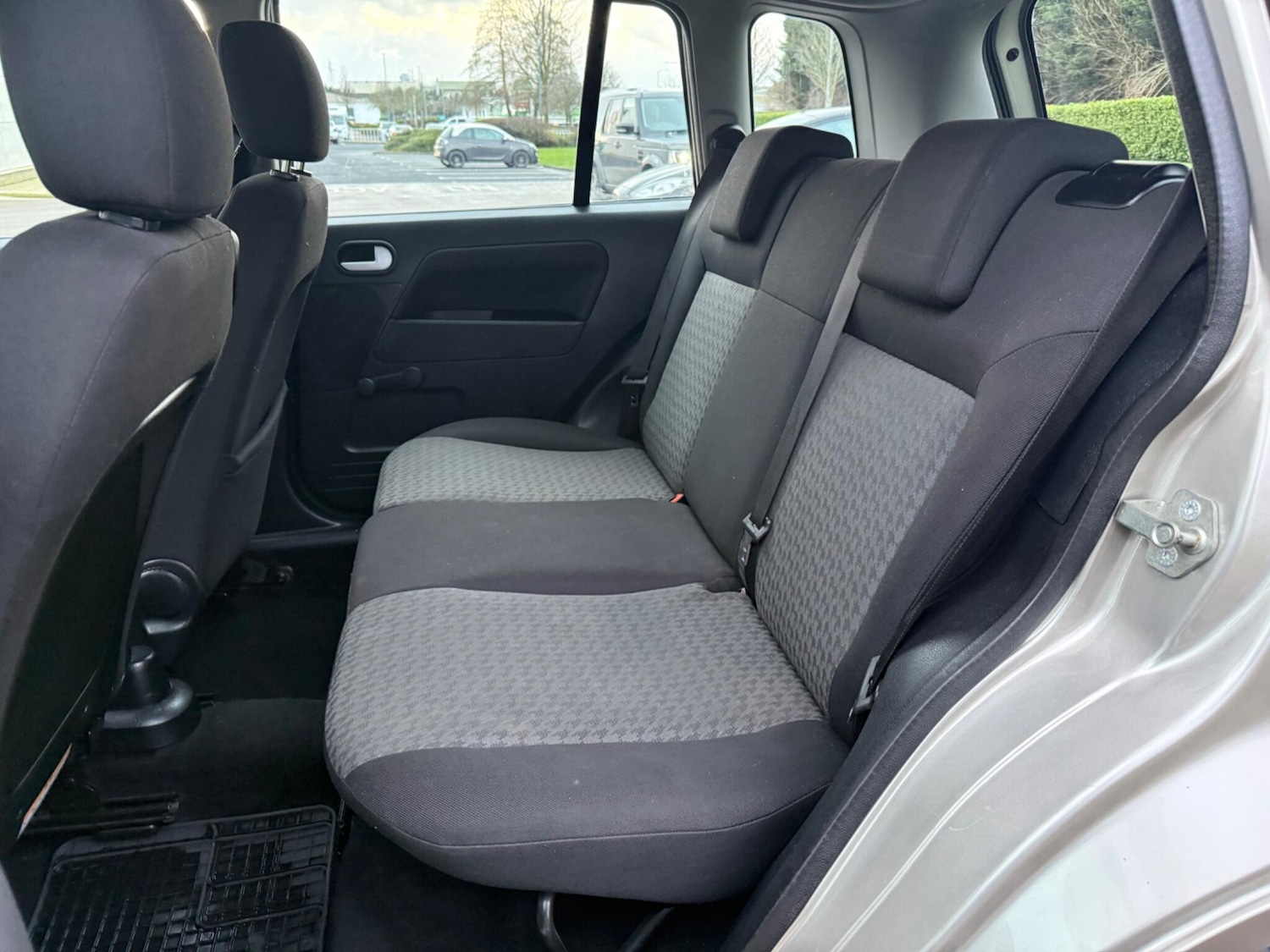 Used Ford Fusion 2004 for sale - 77575144: Photo 32