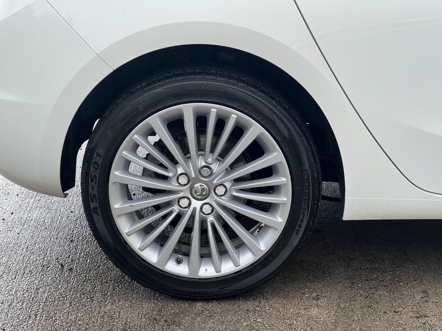 Used Vauxhall Astra for sale - 77497456: Photo 4