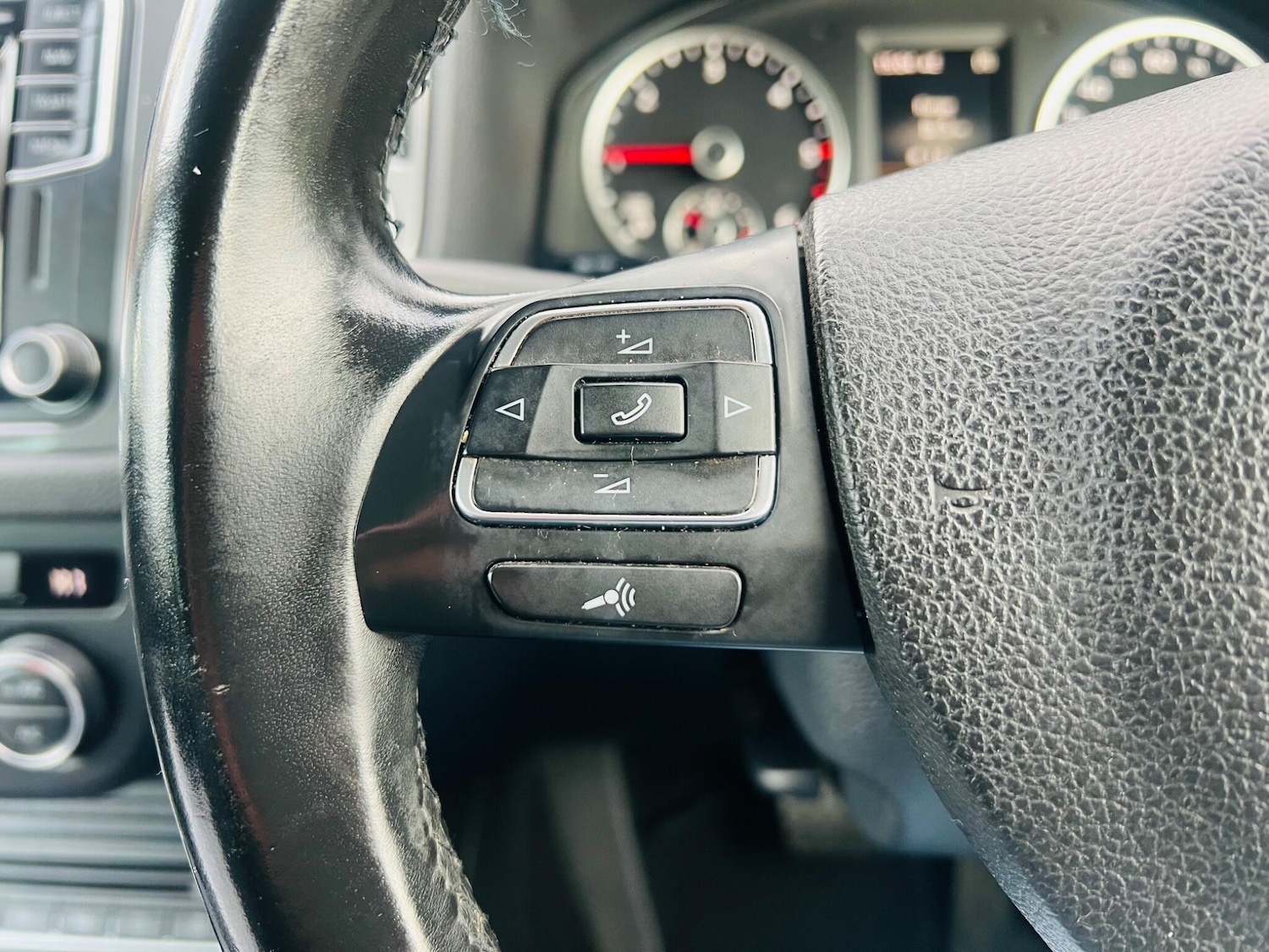 Used Volkswagen Tiguan 2015 for sale - 77633639: Photo 50