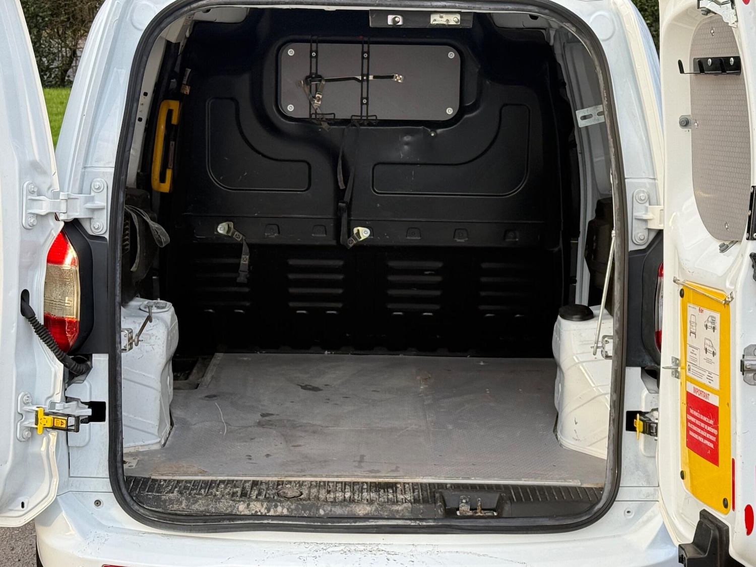 Used Ford Transit Courier for sale - 77892994: Photo 34