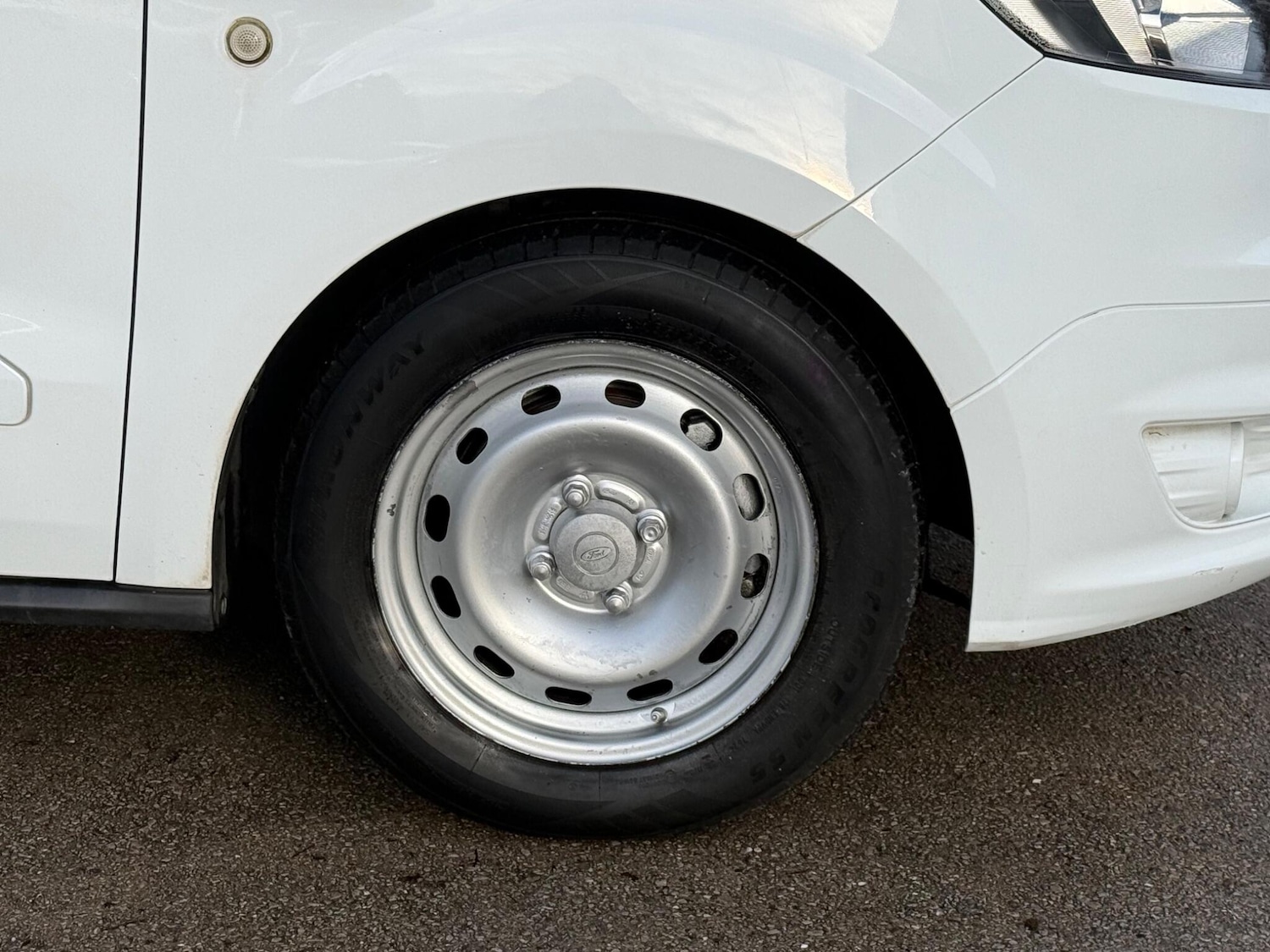 Used Ford Transit Courier for sale - 77892994: Photo 6