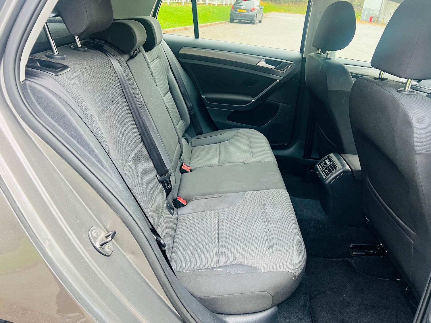 Used Volkswagen Golf 2013 for sale - 77455577: Photo 32