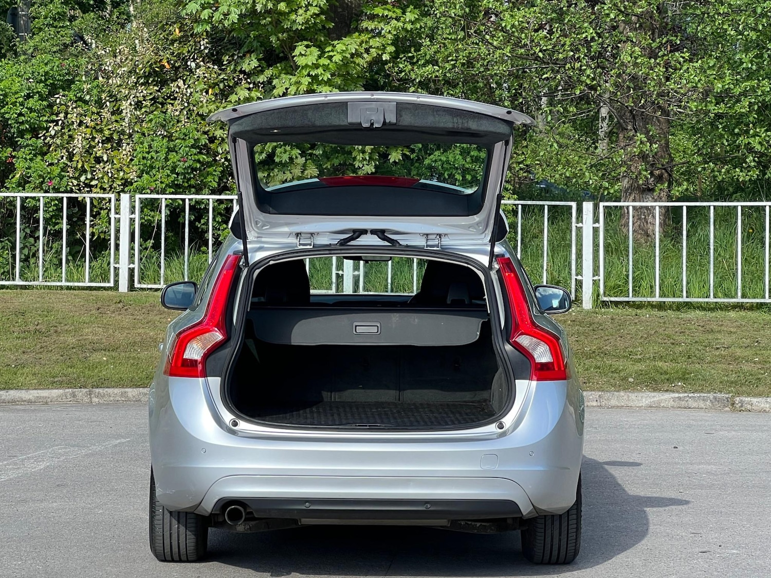 Used Volvo V60 2013 for sale - 77455932: Photo 11