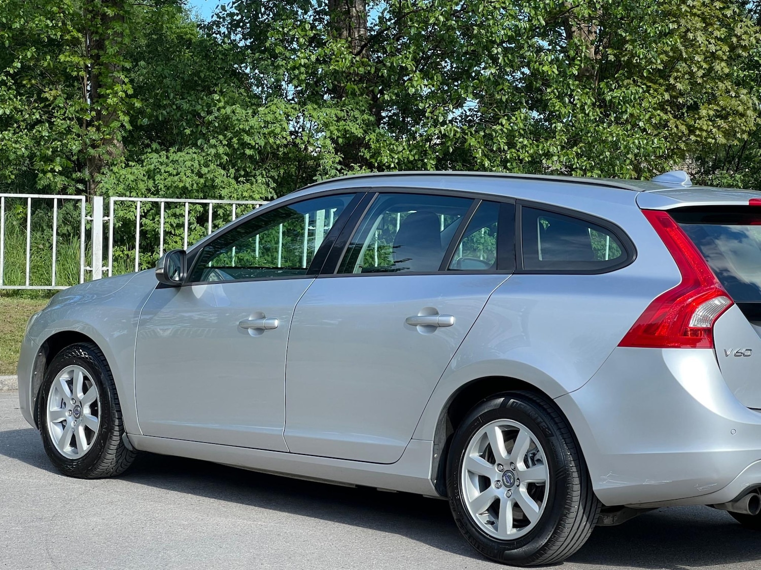 Used Volvo V60 2013 for sale - 77455932: Photo 15