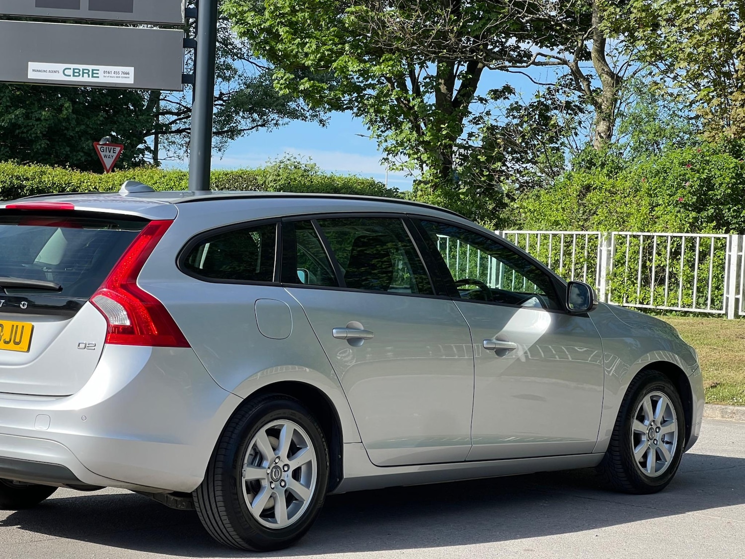 Used Volvo V60 2013 for sale - 77455932: Photo 16