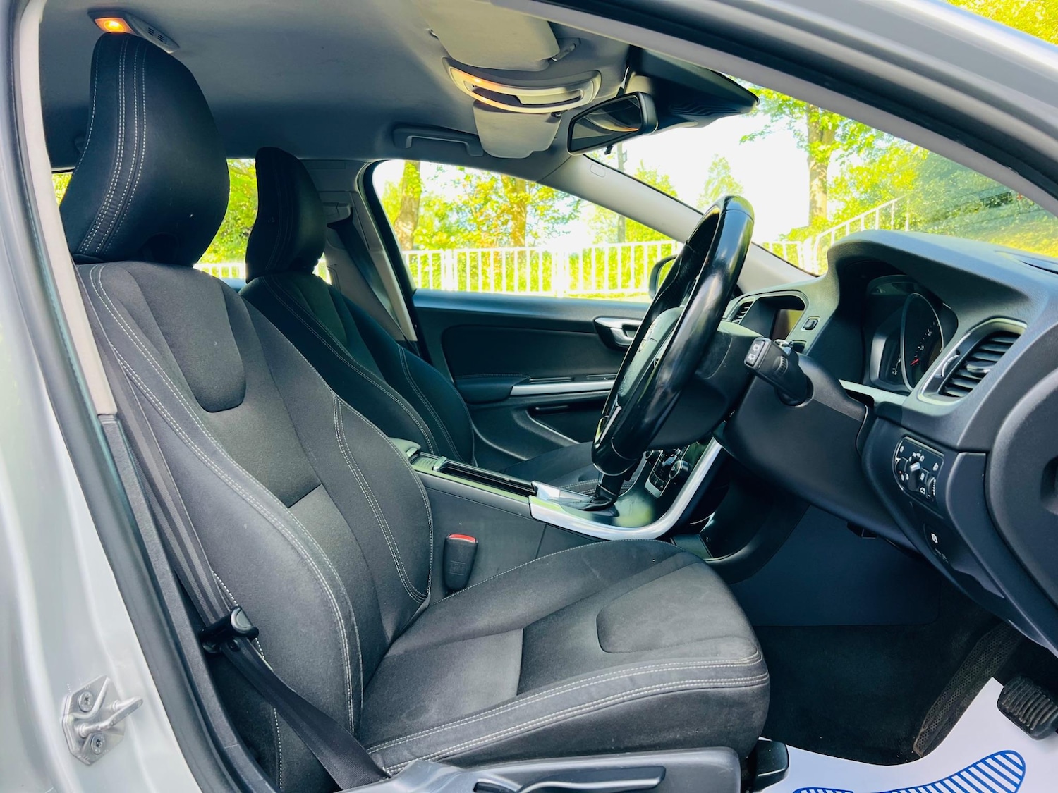 Used Volvo V60 2013 for sale - 77455932: Photo 32