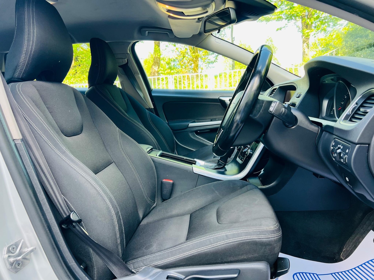 Used Volvo V60 2013 for sale - 77455932: Photo 33