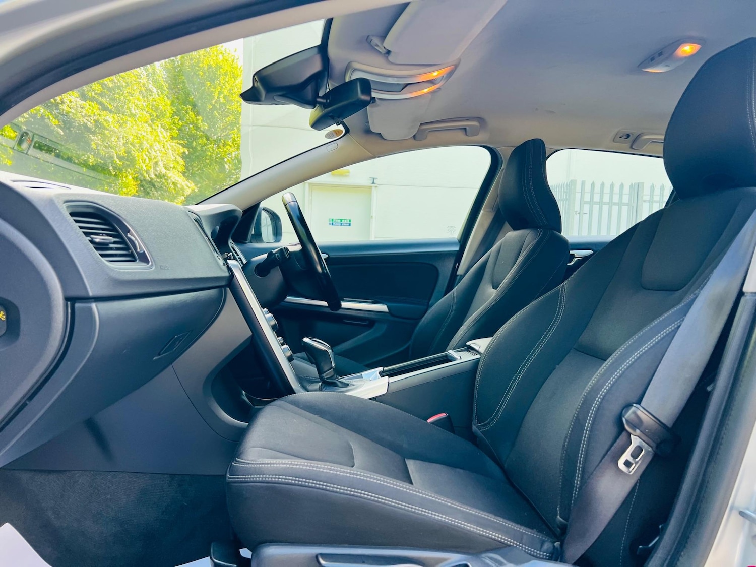 Used Volvo V60 2013 for sale - 77455932: Photo 35