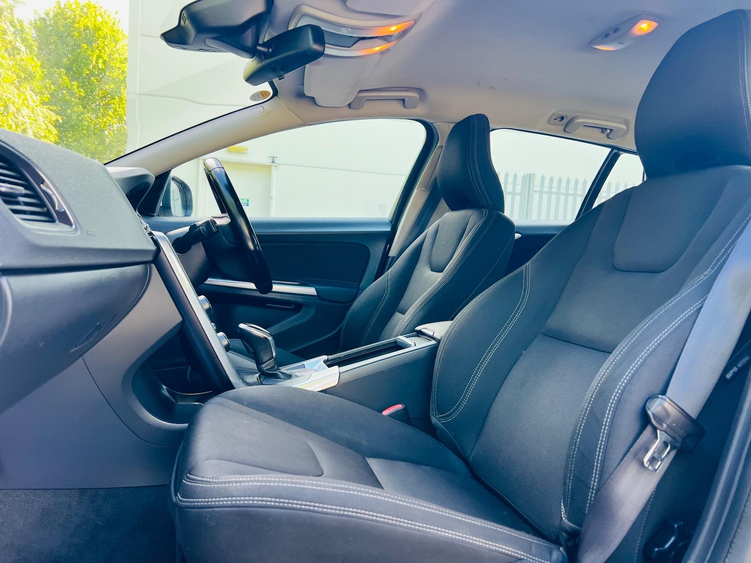 Used Volvo V60 2013 for sale - 77455932: Photo 36