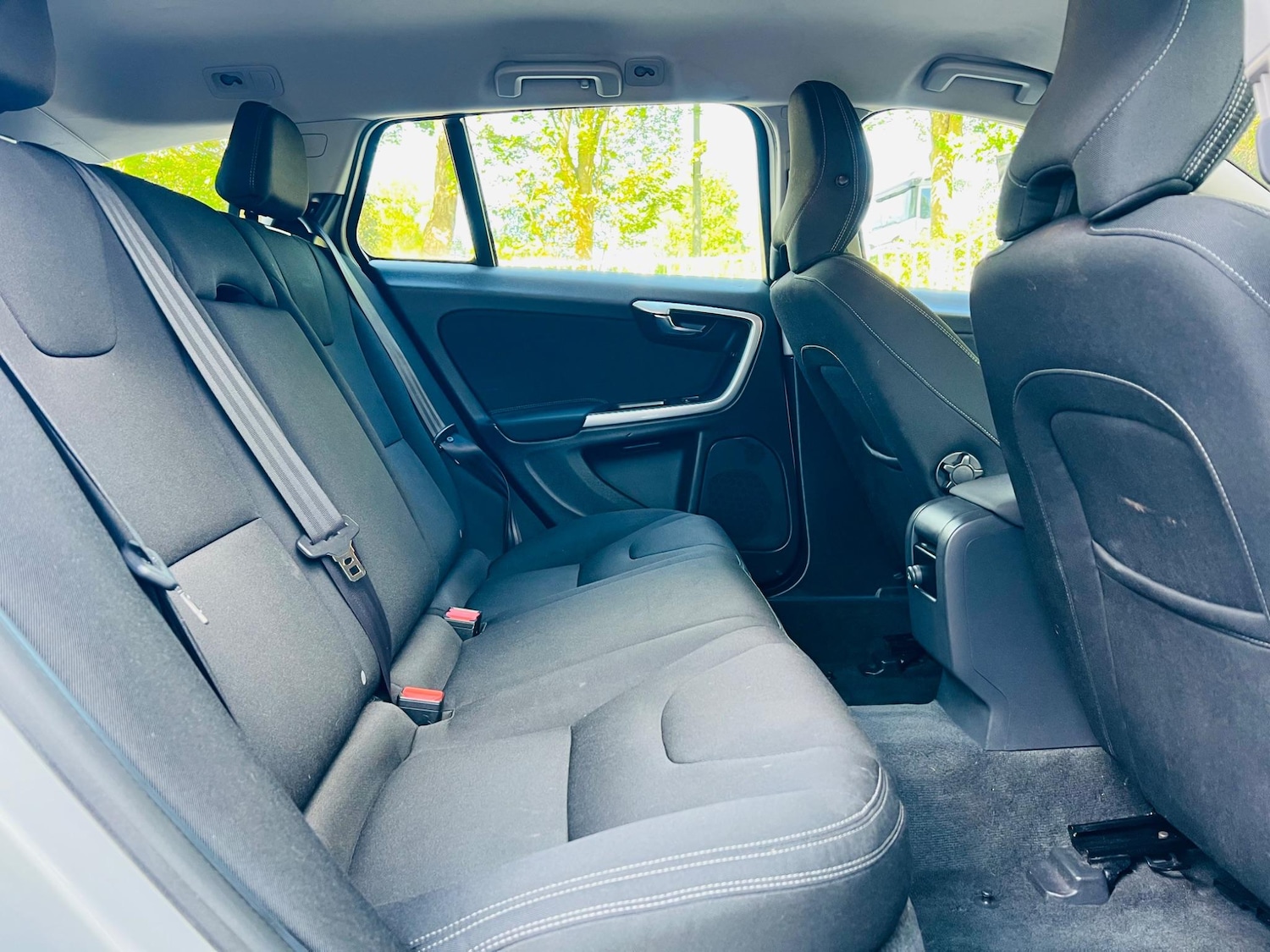 Used Volvo V60 2013 for sale - 77455932: Photo 41