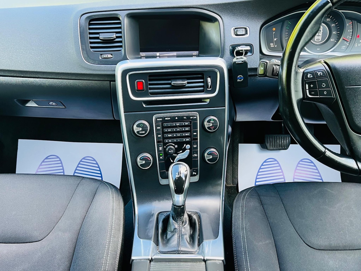 Used Volvo V60 2013 for sale - 77455932: Photo 55