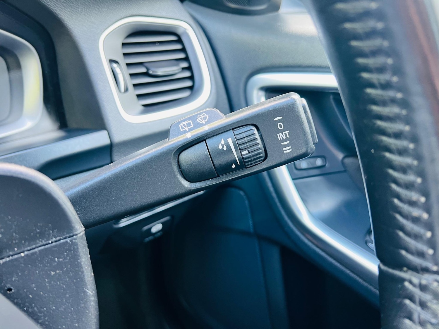 Used Volvo V60 2013 for sale - 77455932: Photo 60