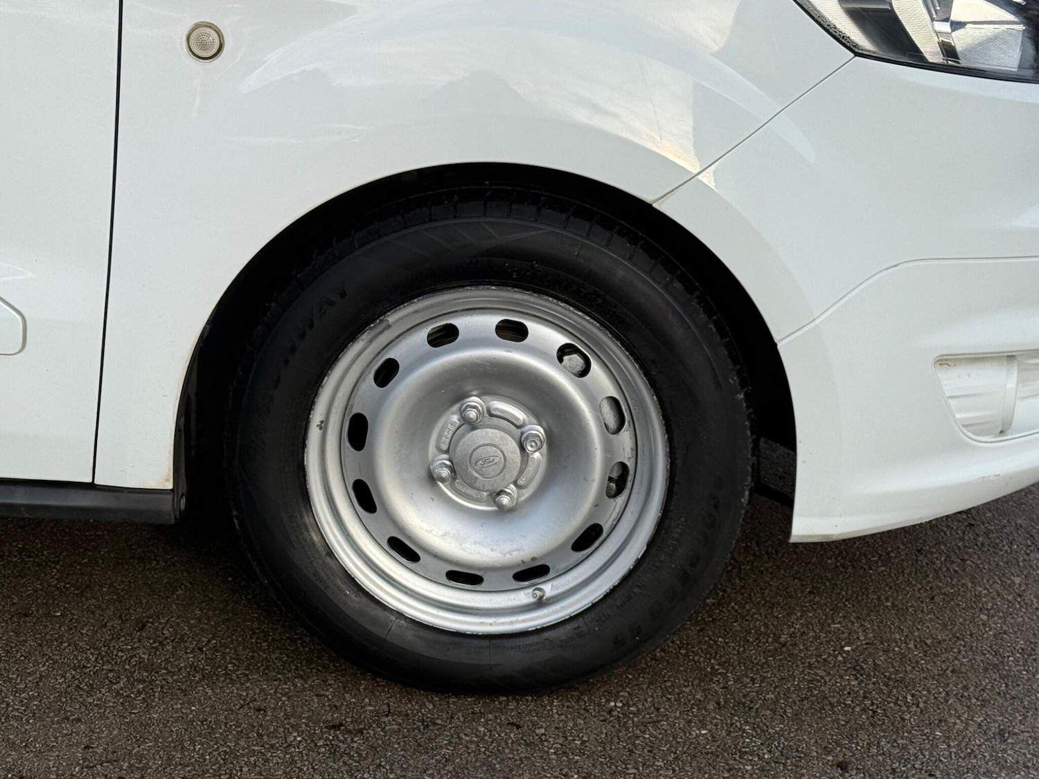 Used Ford Transit Courier 2018 for sale - 77550591: Photo 5