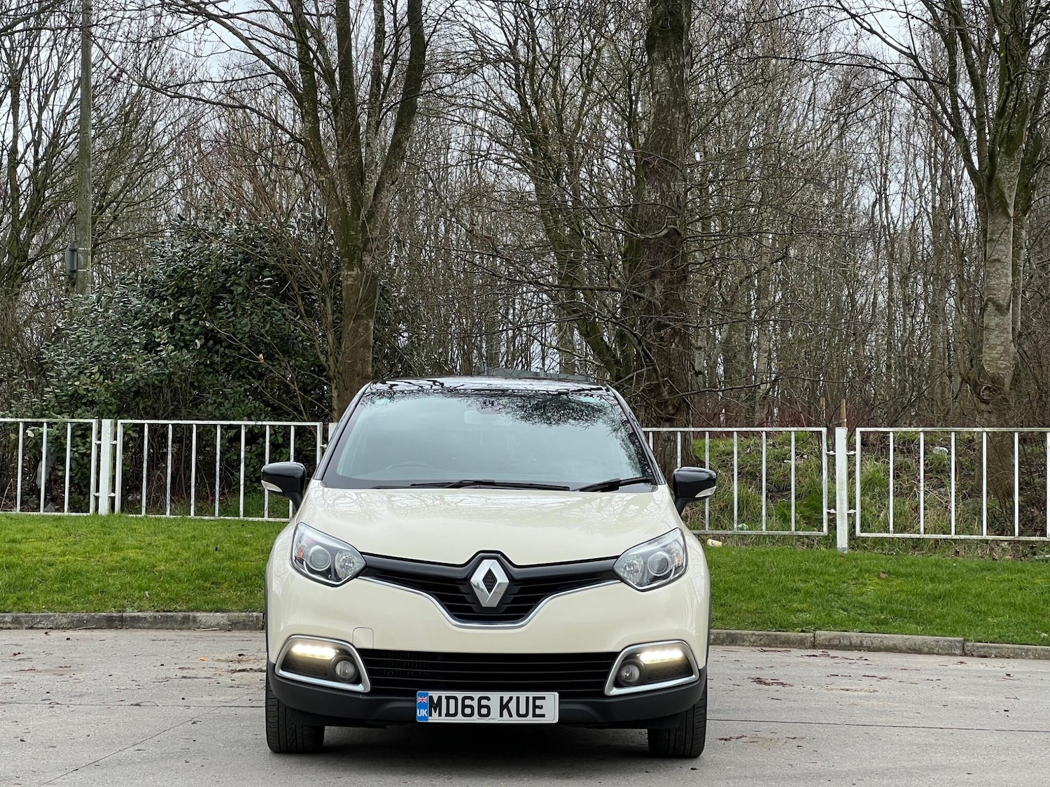 Used Renault Captur for sale - 77598796: Photo 2