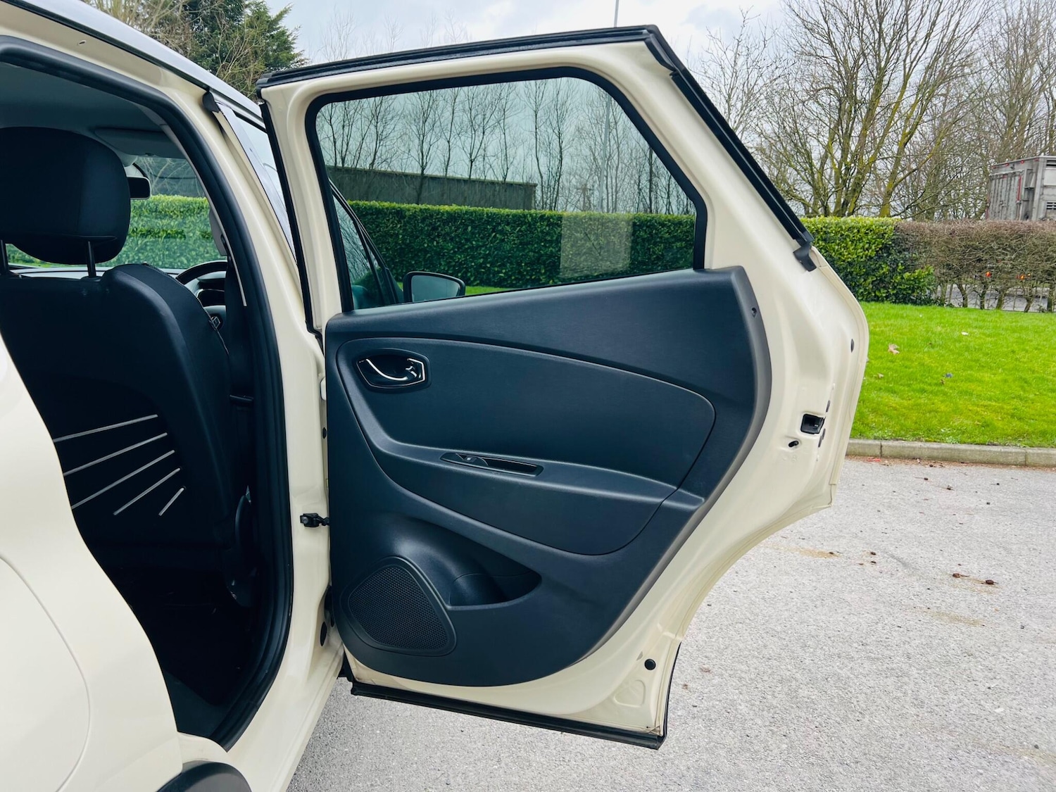 Used Renault Captur for sale - 77598796: Photo 23