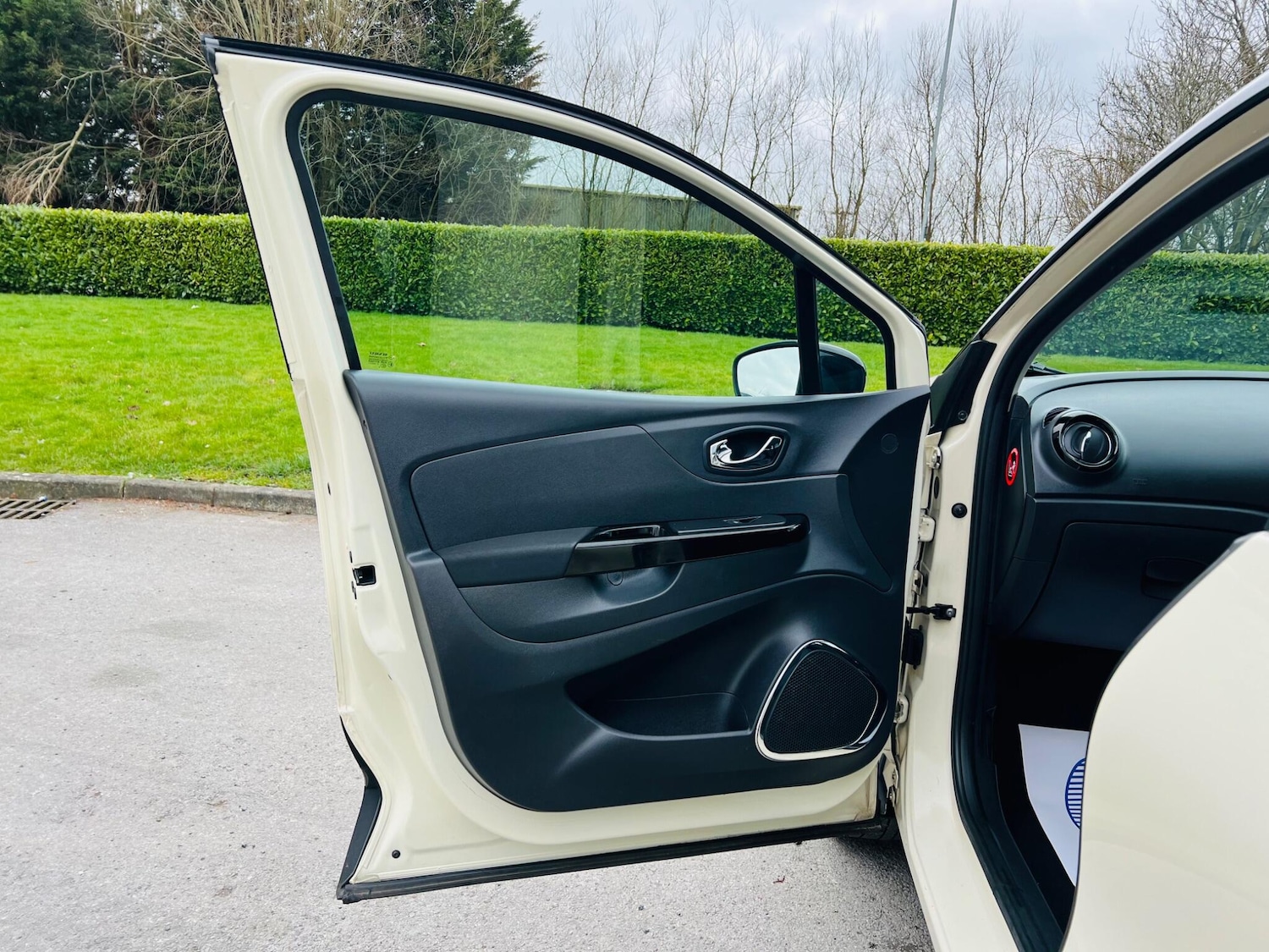 Used Renault Captur for sale - 77598796: Photo 25