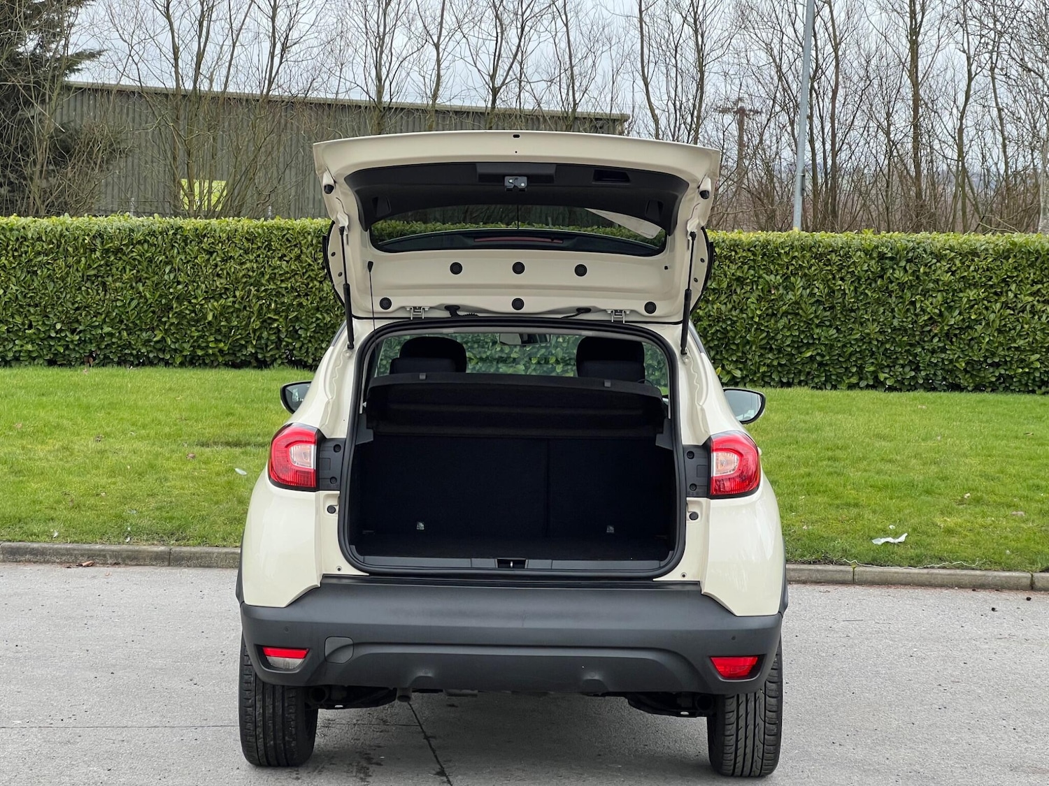 Used Renault Captur for sale - 77598796: Photo 28