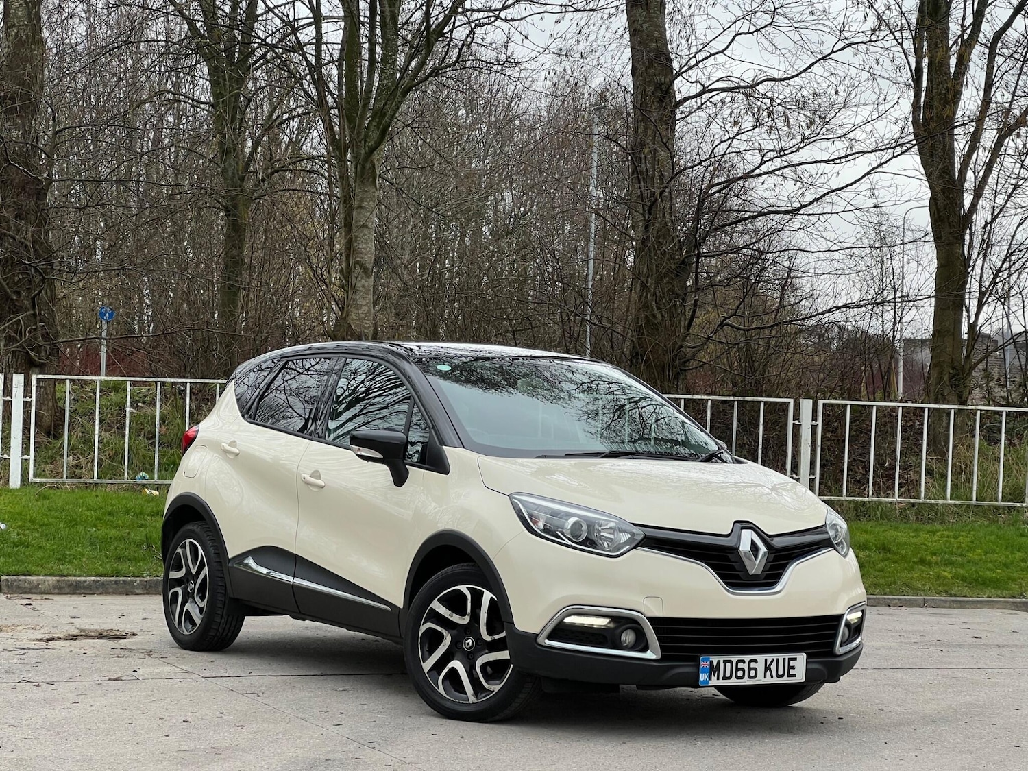 Used Renault Captur for sale - 77598796: Photo 3