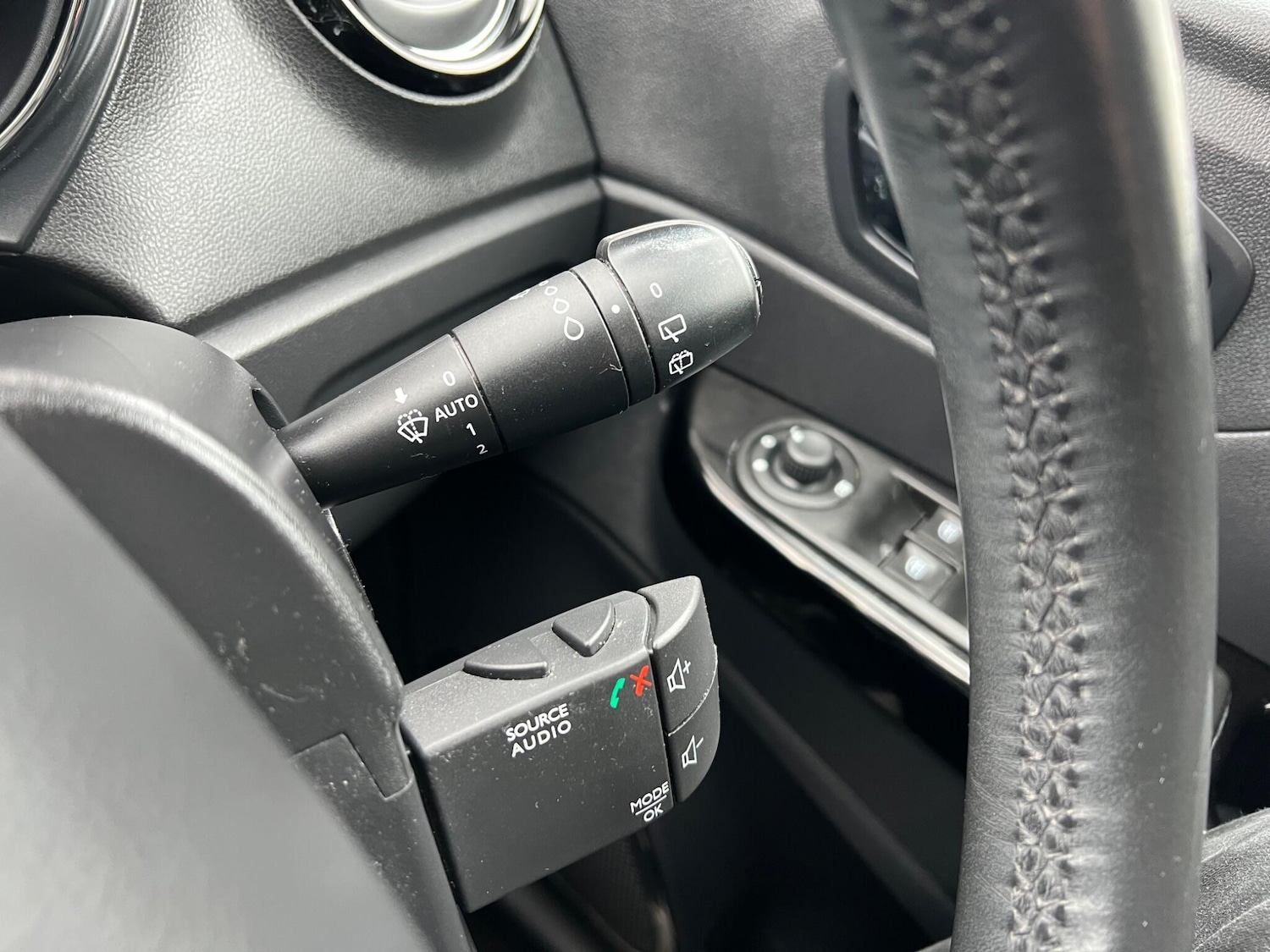 Used Renault Captur for sale - 77598796: Photo 53