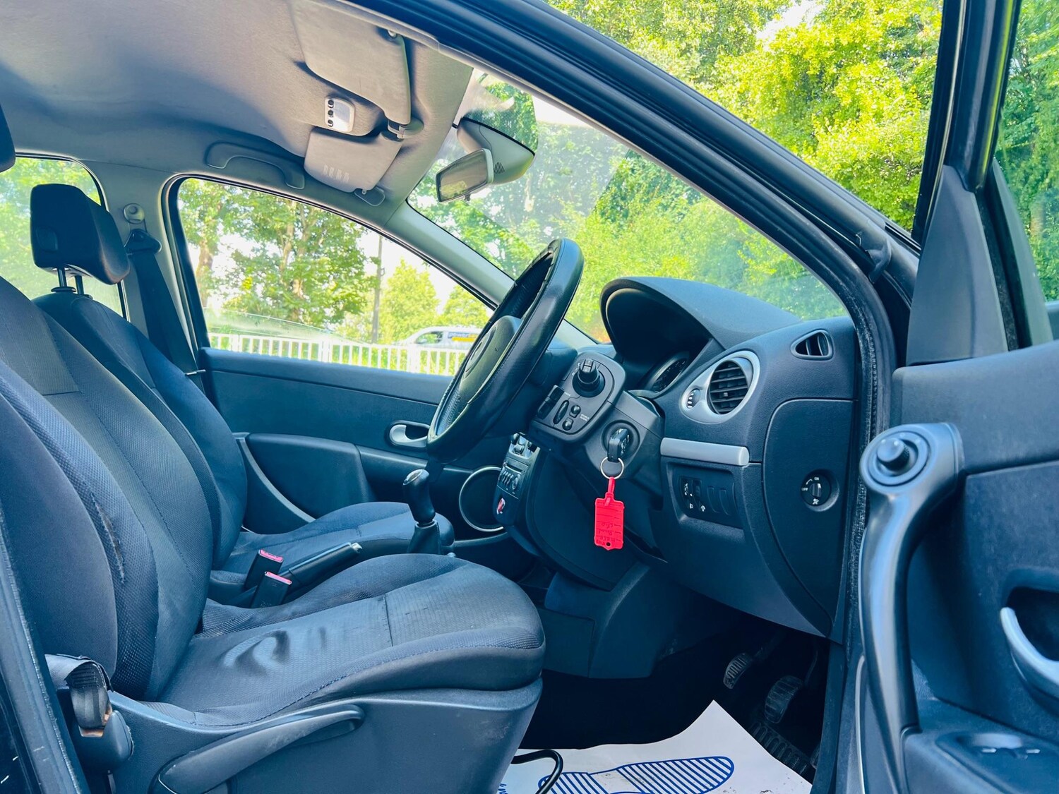 Used Renault Clio 2008 for sale - 77455585: Photo 32