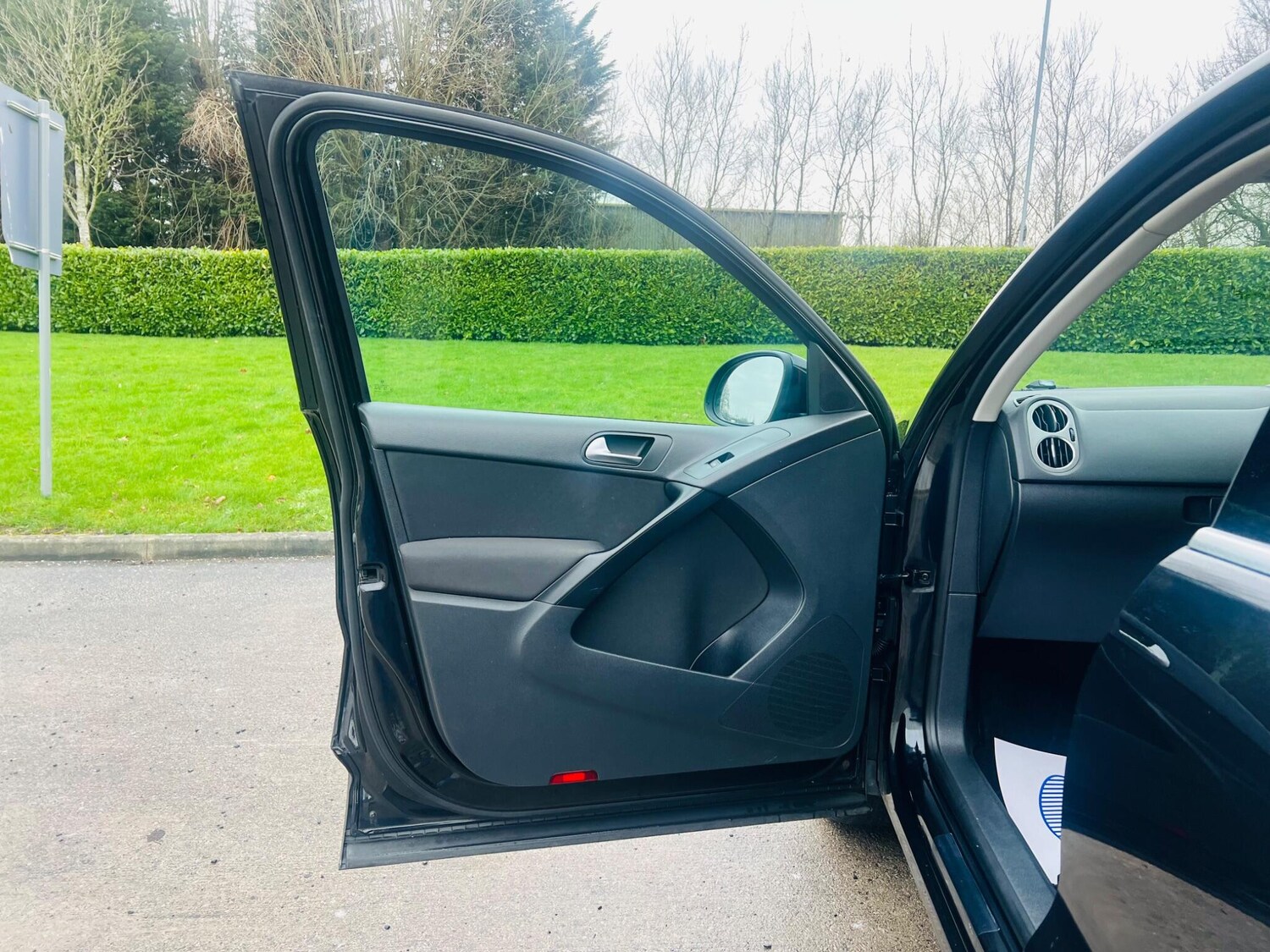 Used Volkswagen Tiguan 2010 for sale - 77455923: Photo 24