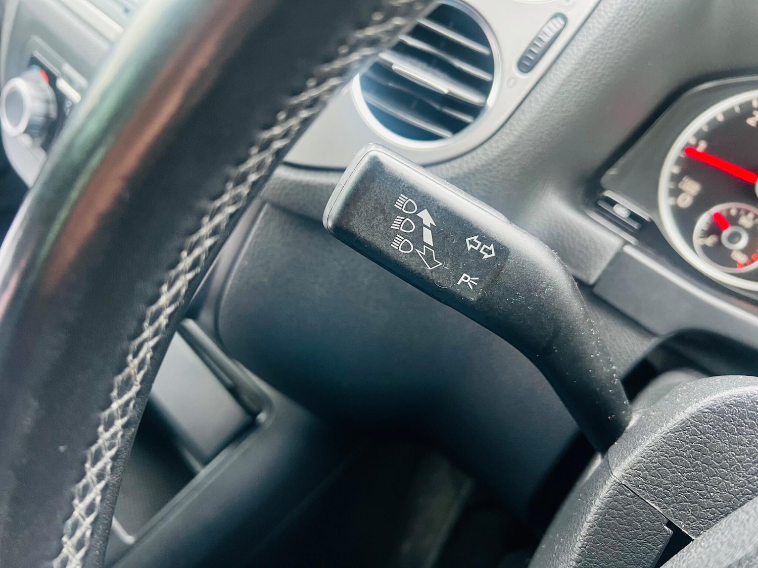 Used Volkswagen Tiguan 2010 for sale - 77455923: Photo 41