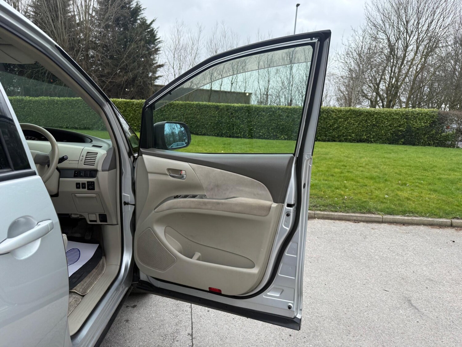 Used Toyota Estima 2023 for sale - 77658772: Photo 28