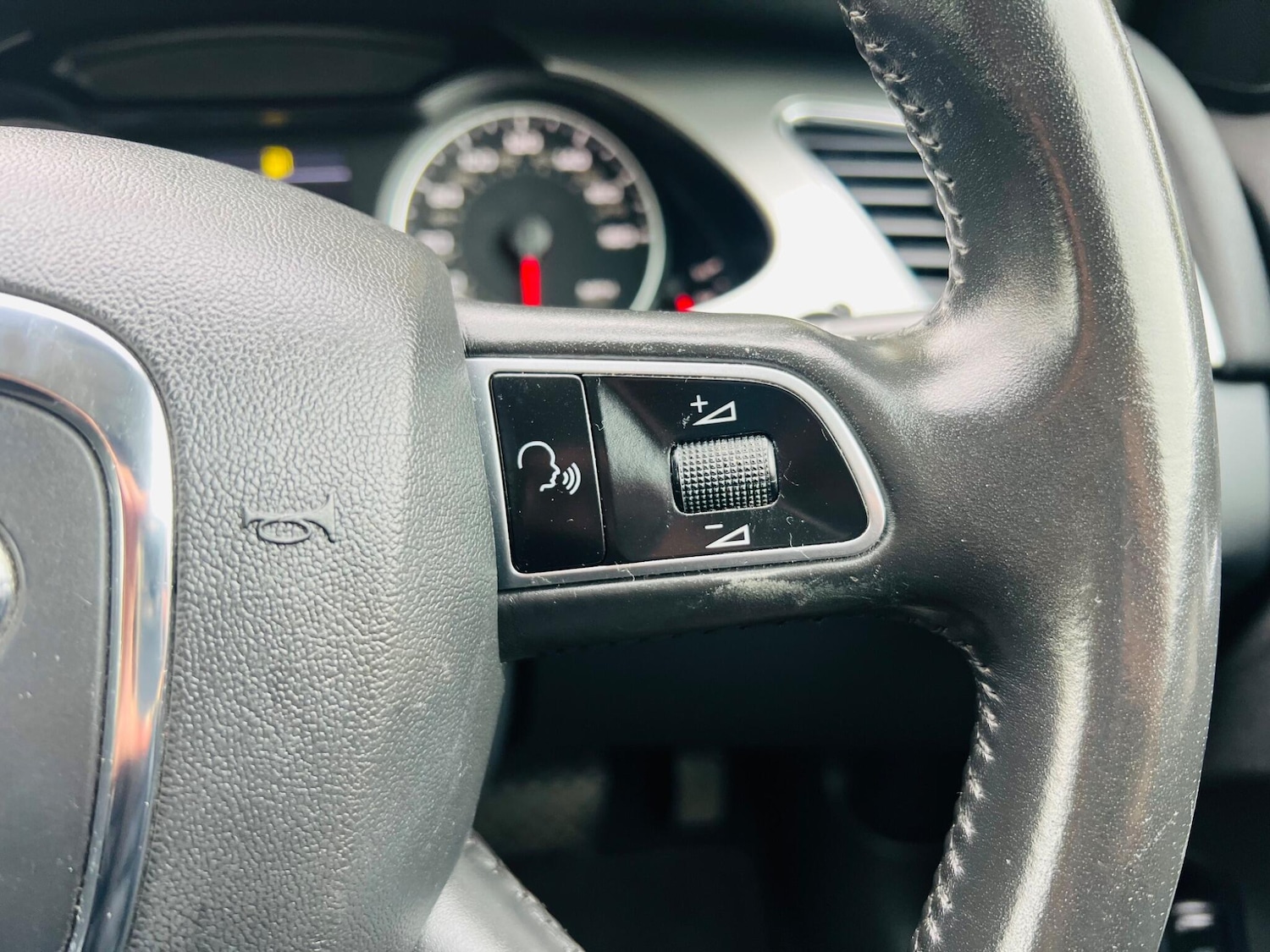 Used Audi A4 2010 for sale - 77455579: Photo 49