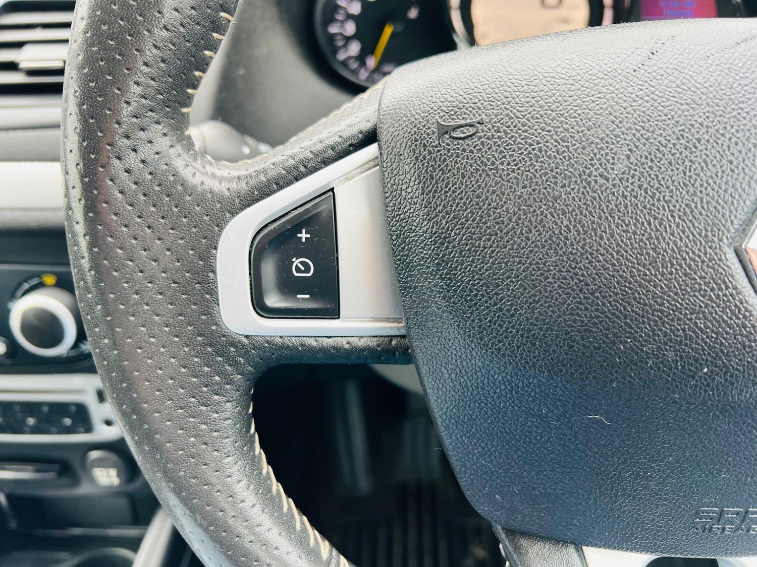 Used Renault Megane 2012 for sale - 77633211: Photo 46