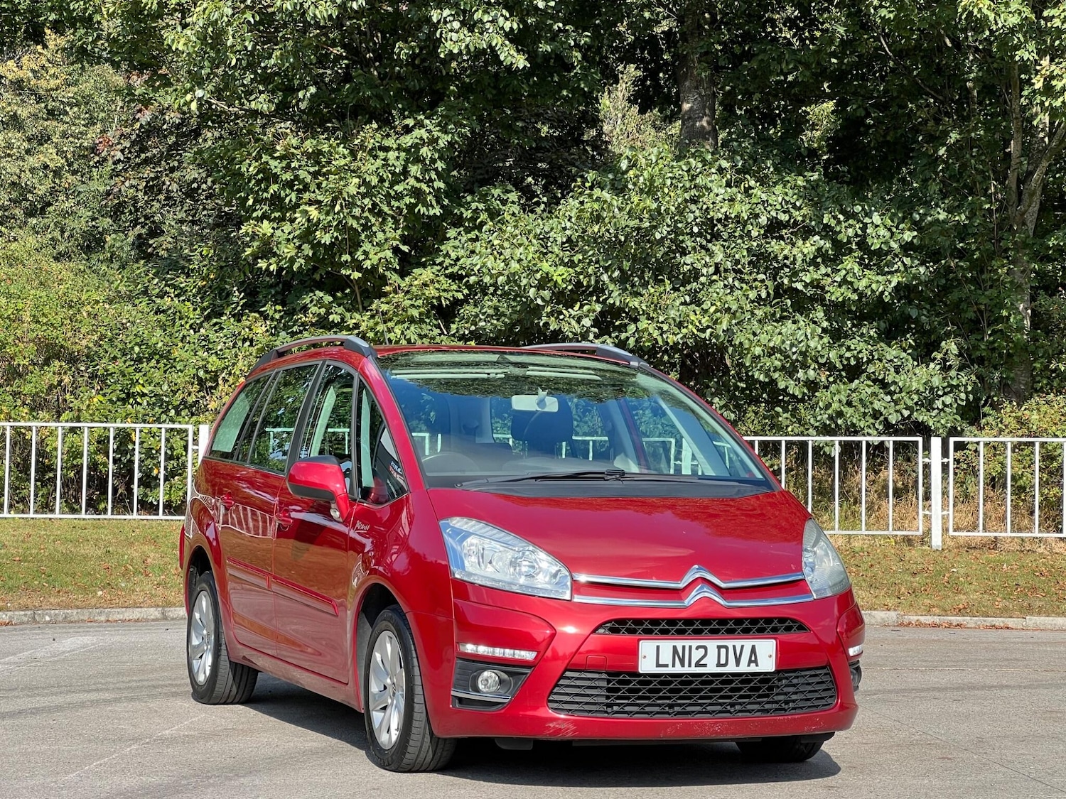 Used Citroen Grand C4 Picasso 2012 for sale - 77893054: Photo 3