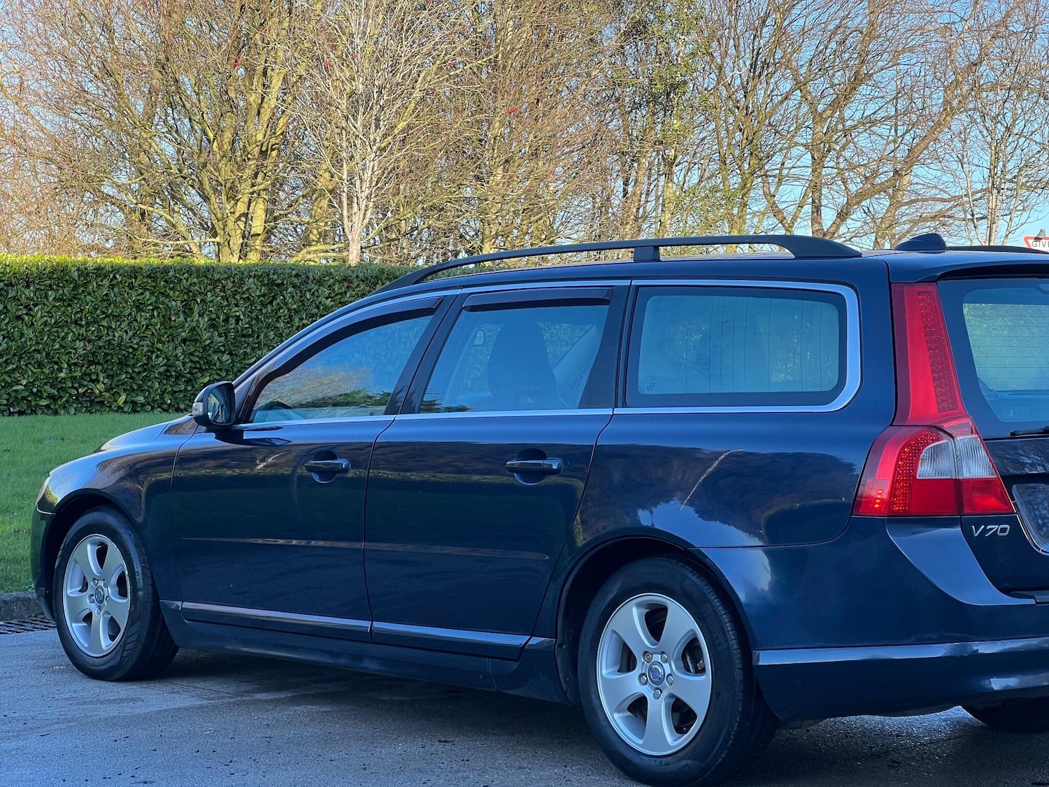 Used Volvo V70 2009 for sale - 77454970: Photo 14