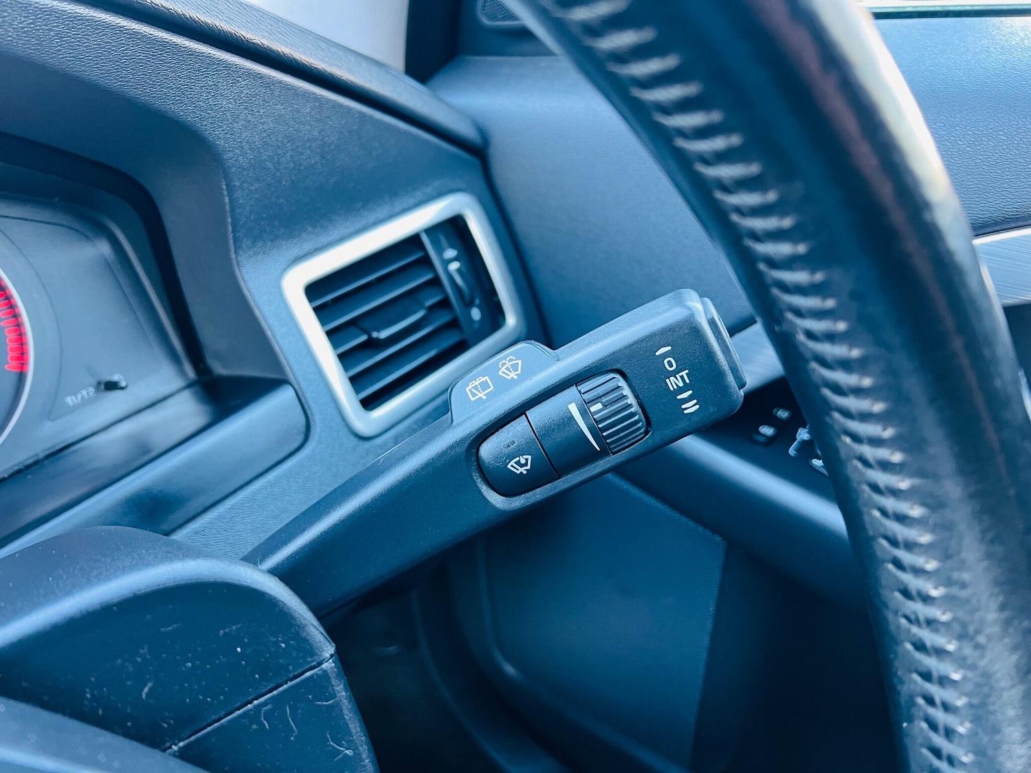 Used Volvo V70 2009 for sale - 77454970: Photo 44