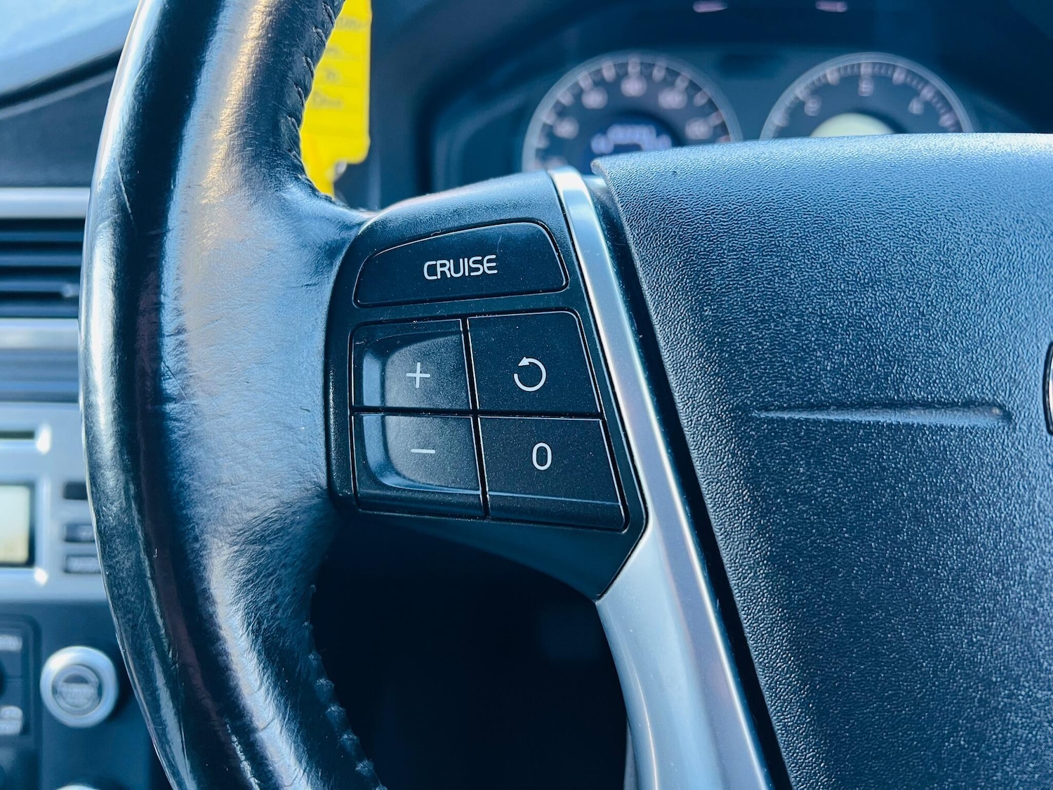 Used Volvo V70 2009 for sale - 77454970: Photo 45