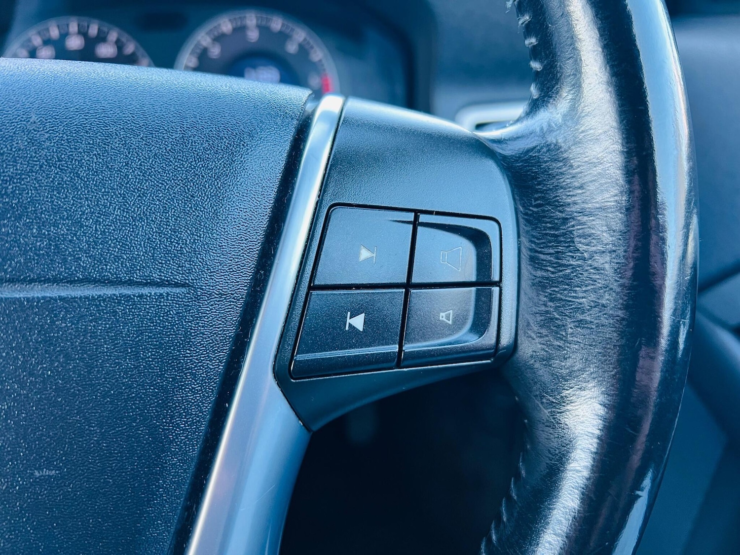 Used Volvo V70 2009 for sale - 77454970: Photo 46