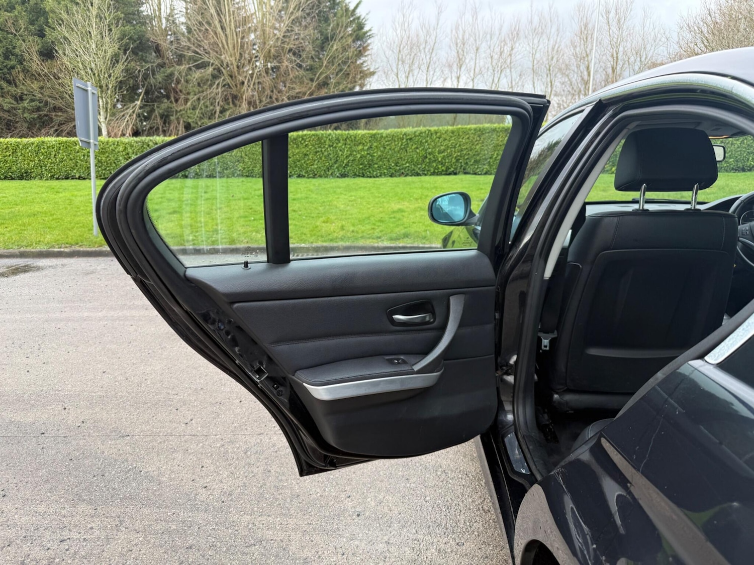 Used BMW 3 Series 2011 for sale - 77484132: Photo 31