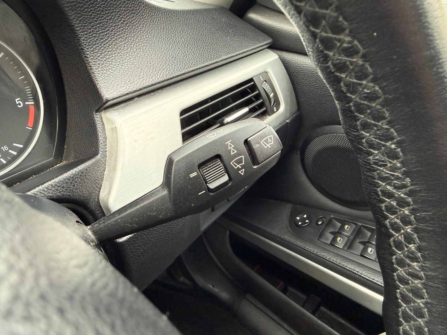 Used BMW 3 Series 2011 for sale - 77484132: Photo 41