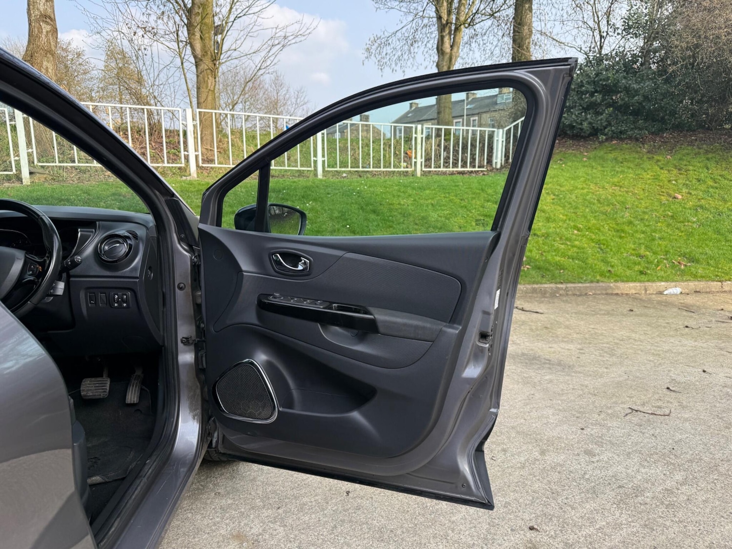 Used Renault Captur 2014 for sale - 77783605: Photo 25