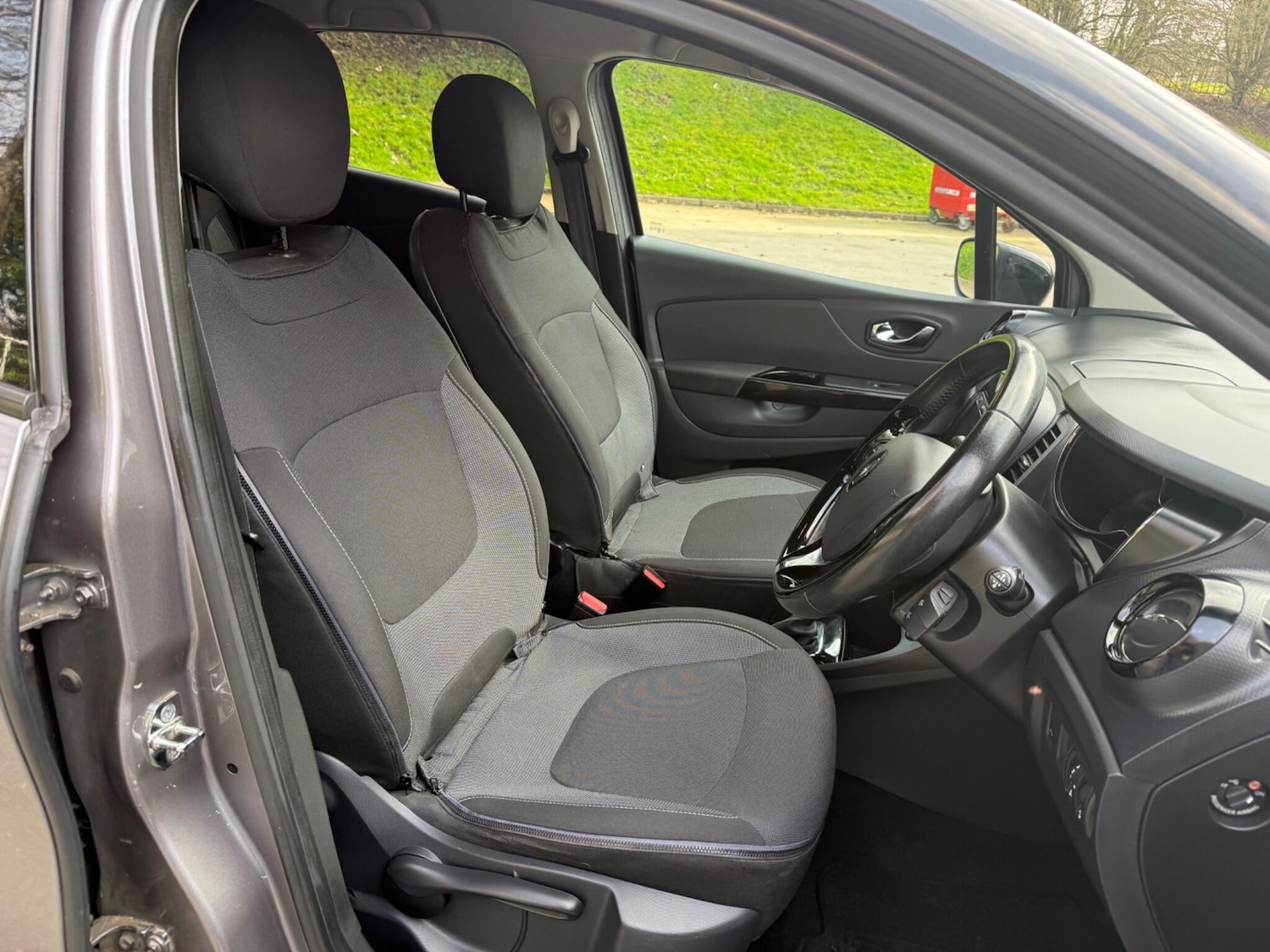 Used Renault Captur 2014 for sale - 77783605: Photo 28