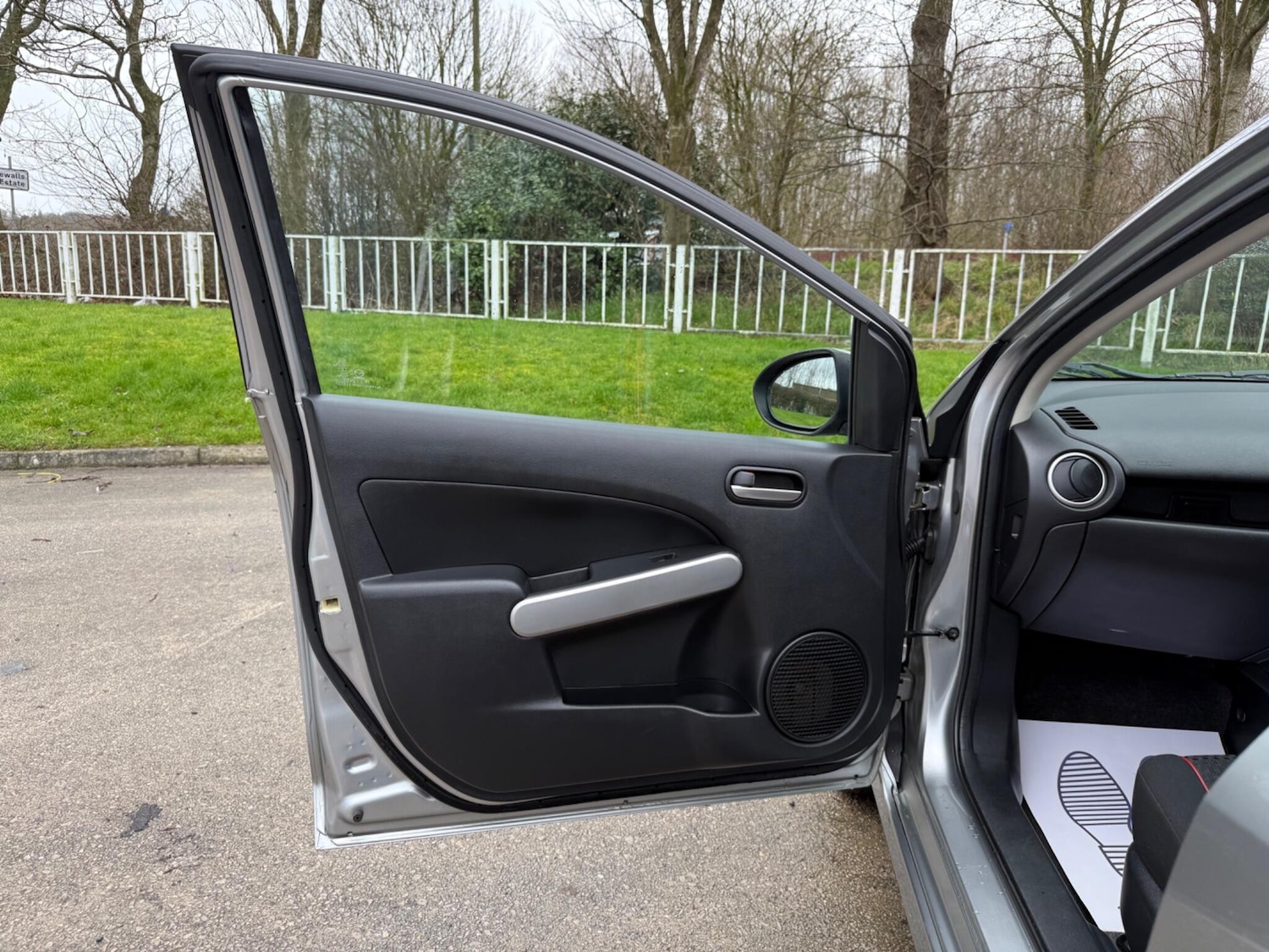 Used Mazda Mazda2 2011 for sale - 77854140: Photo 28