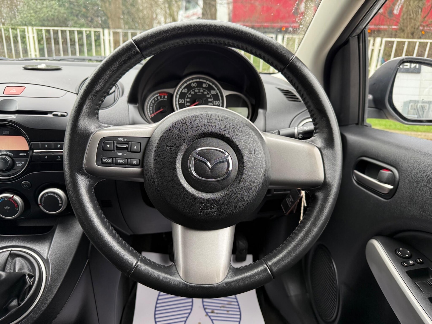 Used Mazda Mazda2 2011 for sale - 77854140: Photo 46