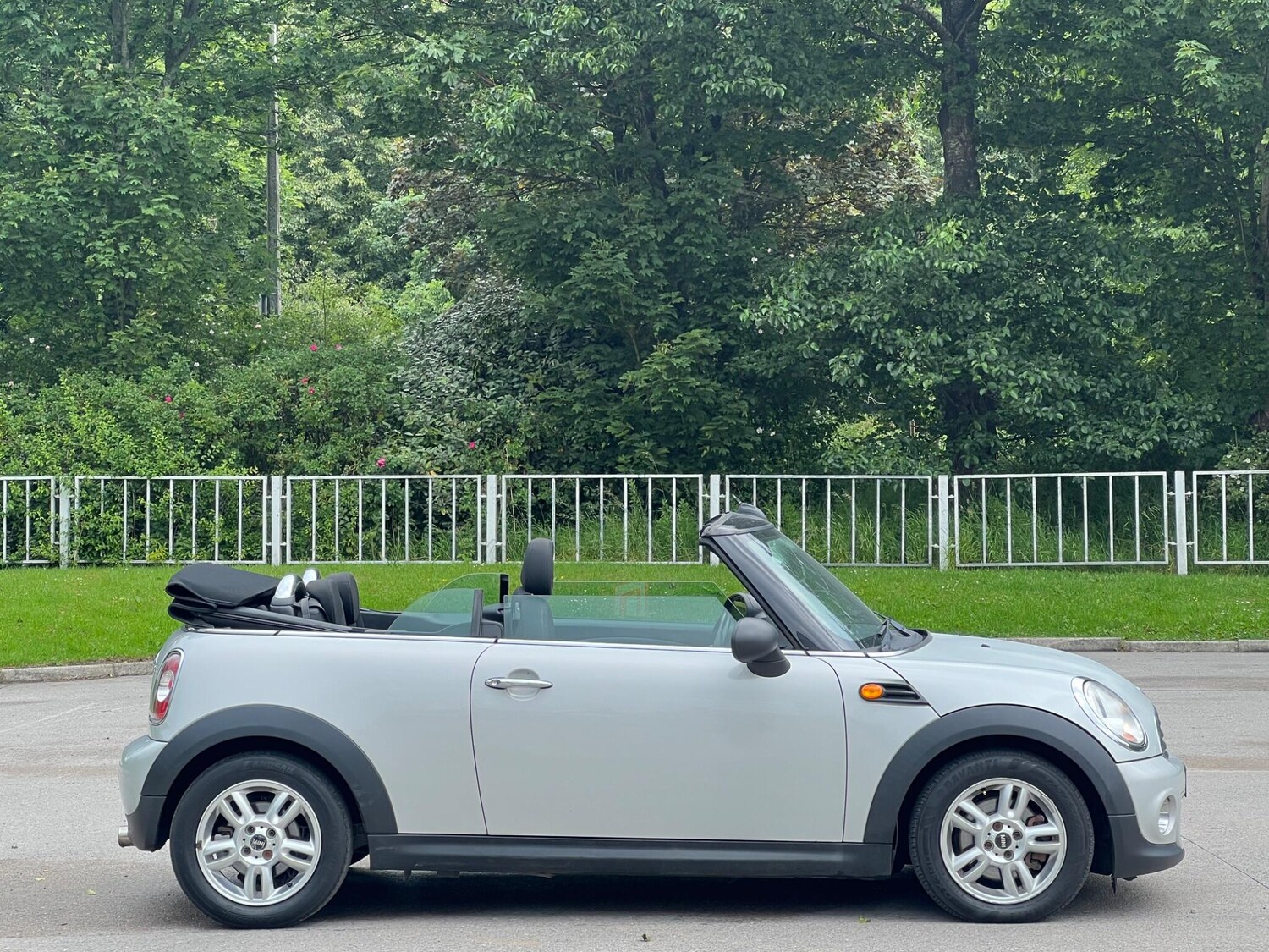 Used MINI Convertible 2012 for sale - 77455385: Photo 32