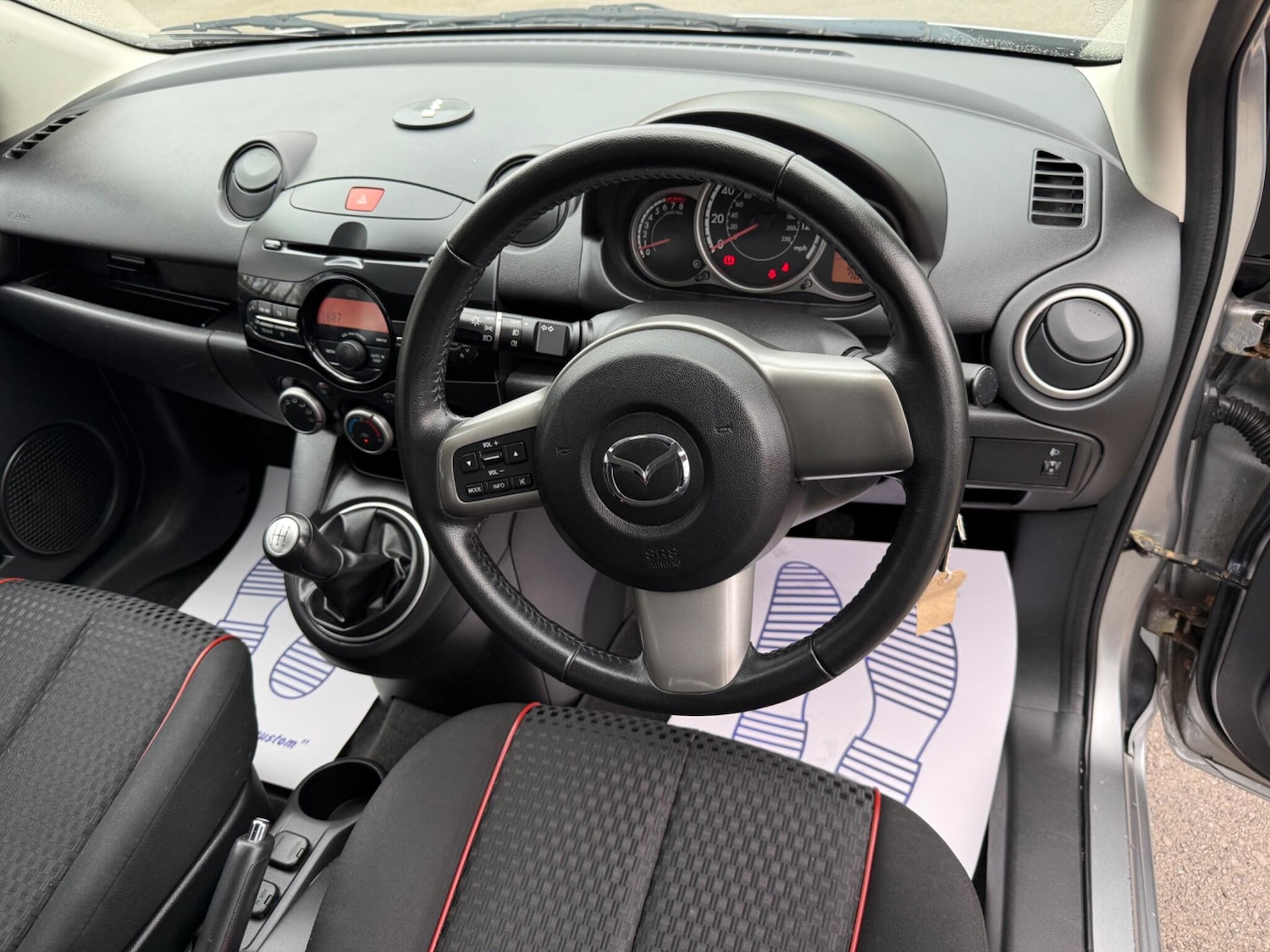 Used Mazda Mazda2 2011 for sale - 78205105: Photo 37