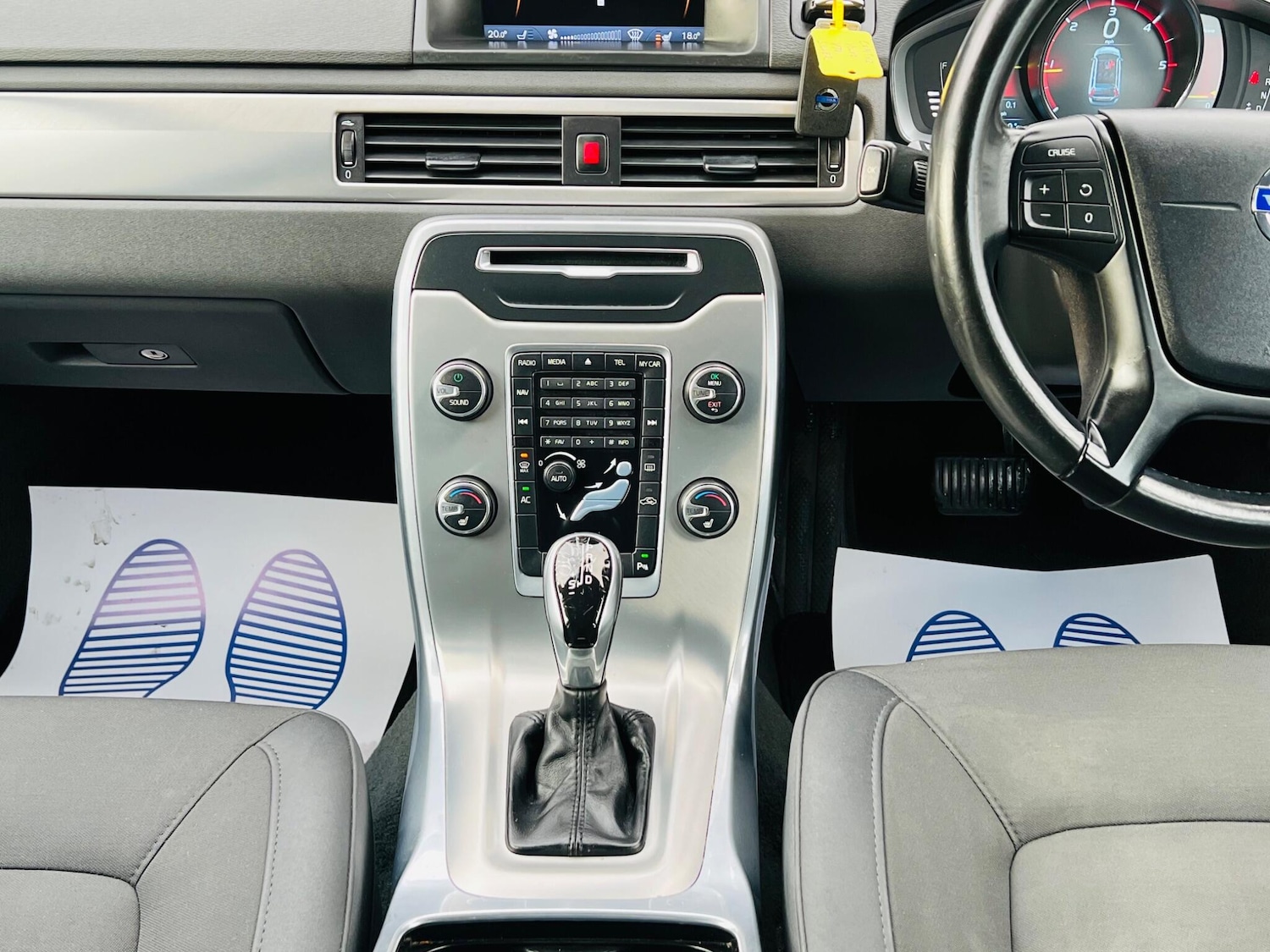 Used Volvo V70 2014 for sale - 77455379: Photo 43