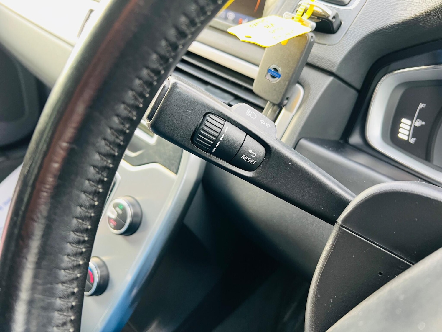 Used Volvo V70 2014 for sale - 77455379: Photo 46